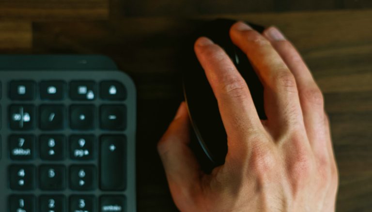 découvrez comment installer proxmox sur vmware avec ce guide étape par étape, couvrant workstation, fusion et esxi pour une virtualisation optimale.