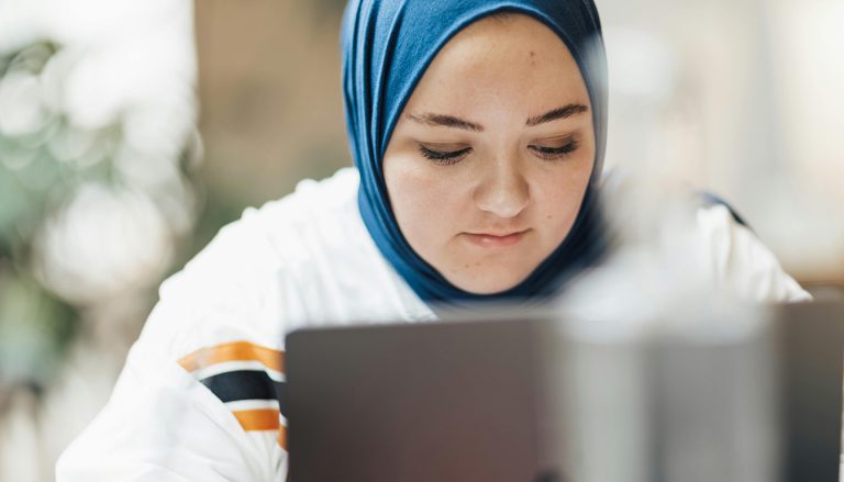 découvrez le bts ciel : programme complet, options en cybersécurité et les débouchés en alternance pour booster votre carrière dans l'informatique.