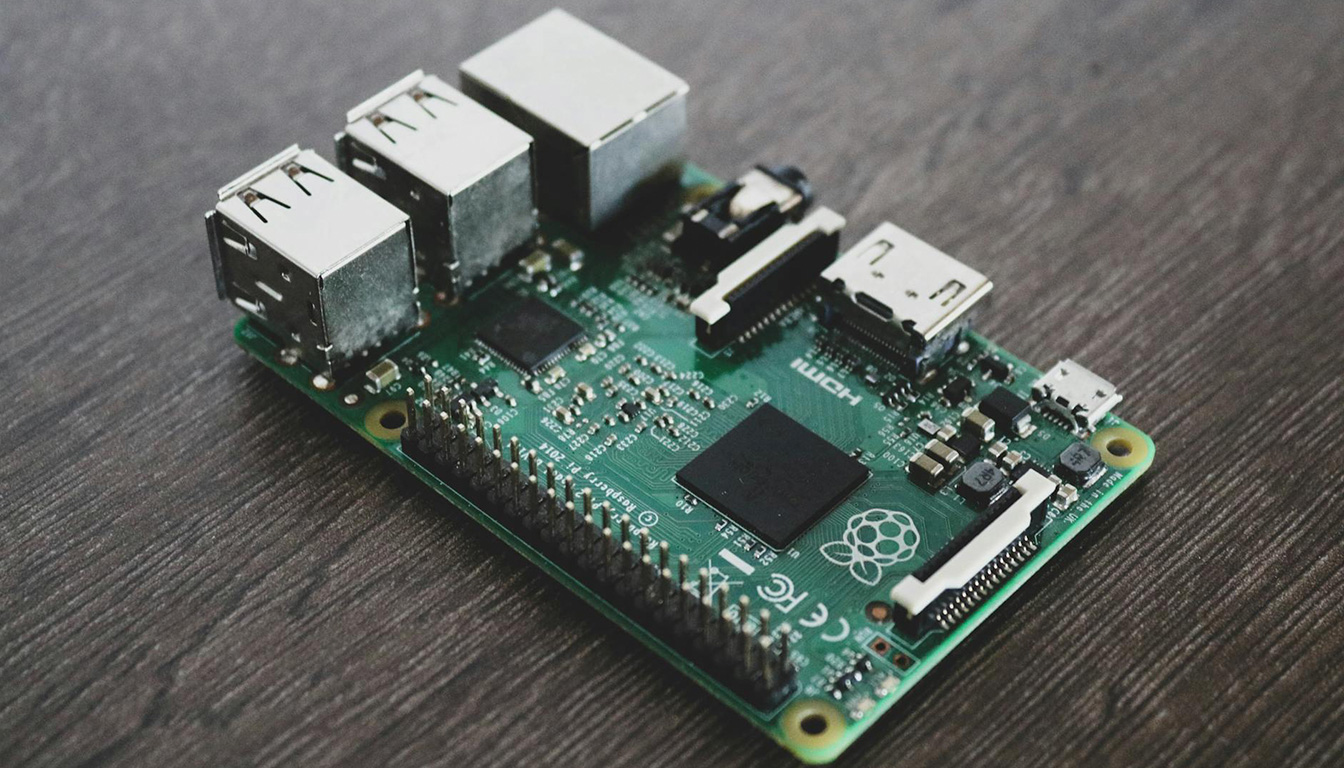Debian sur Raspberry Pi : guide pratique pour Pi 3, 4 & 5