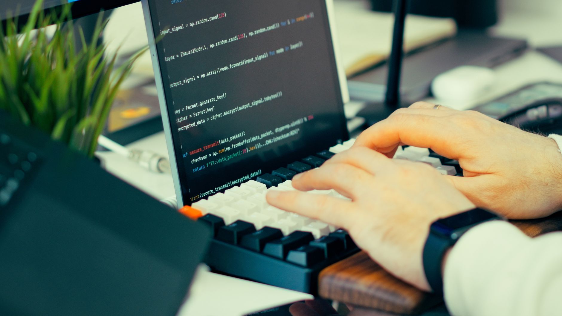 Installer n8n local sur Windows avec Docker Desktop pour un mini-serveur d’automatisation — ordinateur portable exécutant Docker n8n