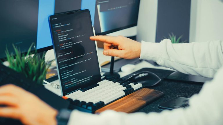 Installer n8n en local guide — ordinateur portable exécutant Docker n8n