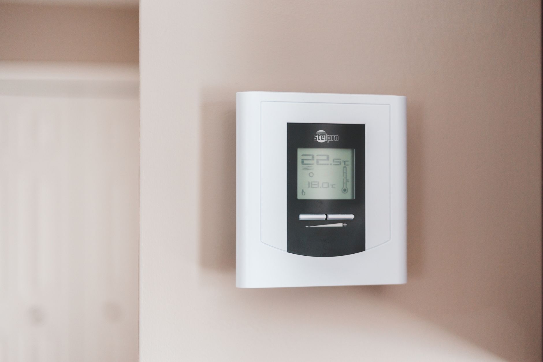 Pourquoi choisir une tête thermostatique Zigbee pour un chauffage connecté piloté par Home Assistant — installation thermostat Zigbee maison intelligente
